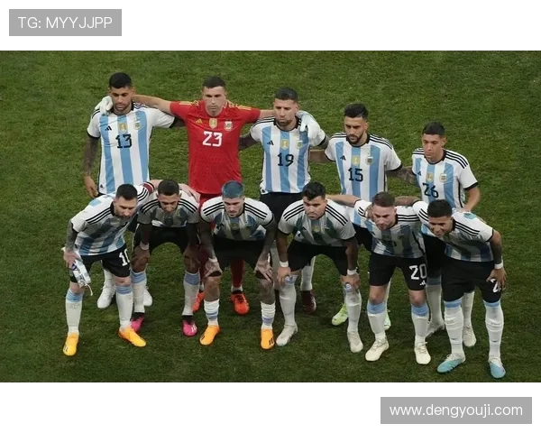 怀念足球巨星的辉煌与离去带来的无尽伤痛