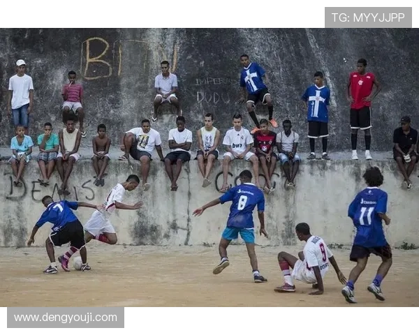 广州足球队成长之路：从青涩起步到辉煌成就的纪实故事